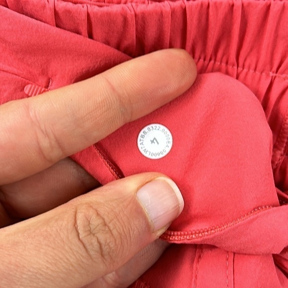 Lululemon Track That Mid-Rise Lined Short 5" Pale Raspberry - Picture 3 of 4